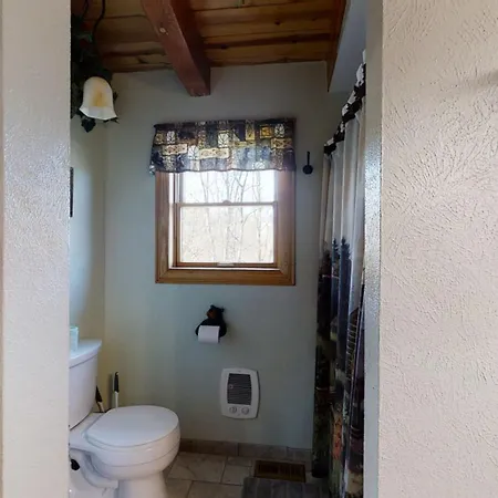 Bear Cave Villa